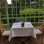 Cliff At Lyons Отель 4*