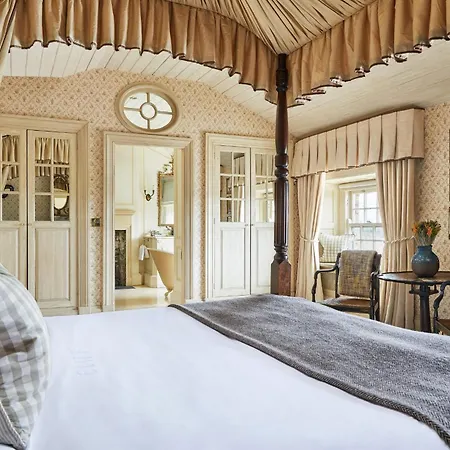 Cliff At Lyons Hotel 4*