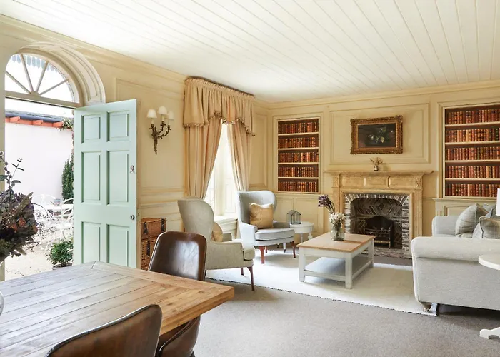 Cliff At Lyons Hotel