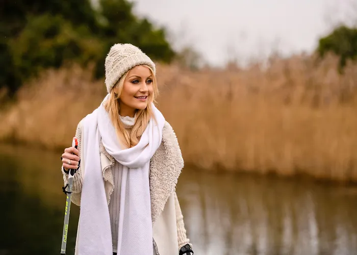 Cliff At Lyons Hotel
